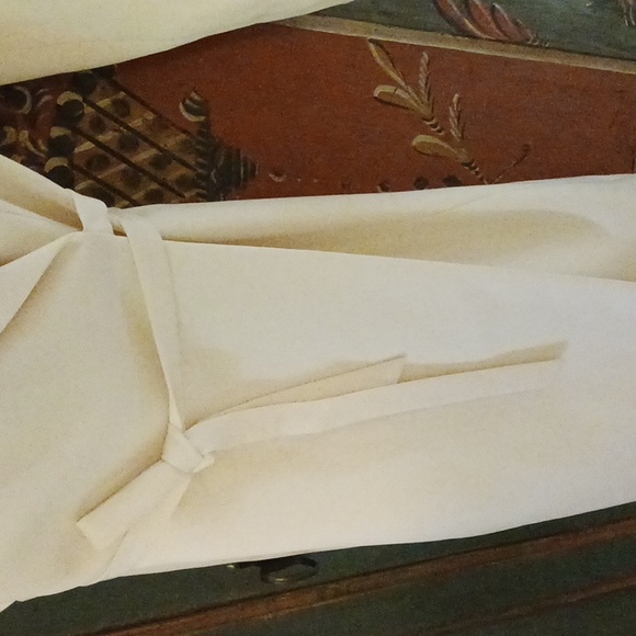 Vintage Tahari Cream Dress Size 10 80's vibe - Picture 3 of 5